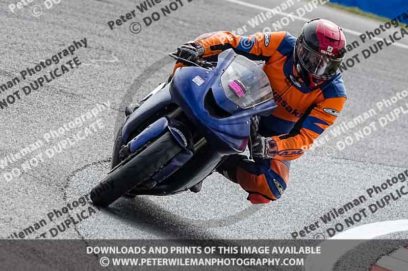 donington no limits trackday;donington park photographs;donington trackday photographs;no limits trackdays;peter wileman photography;trackday digital images;trackday photos